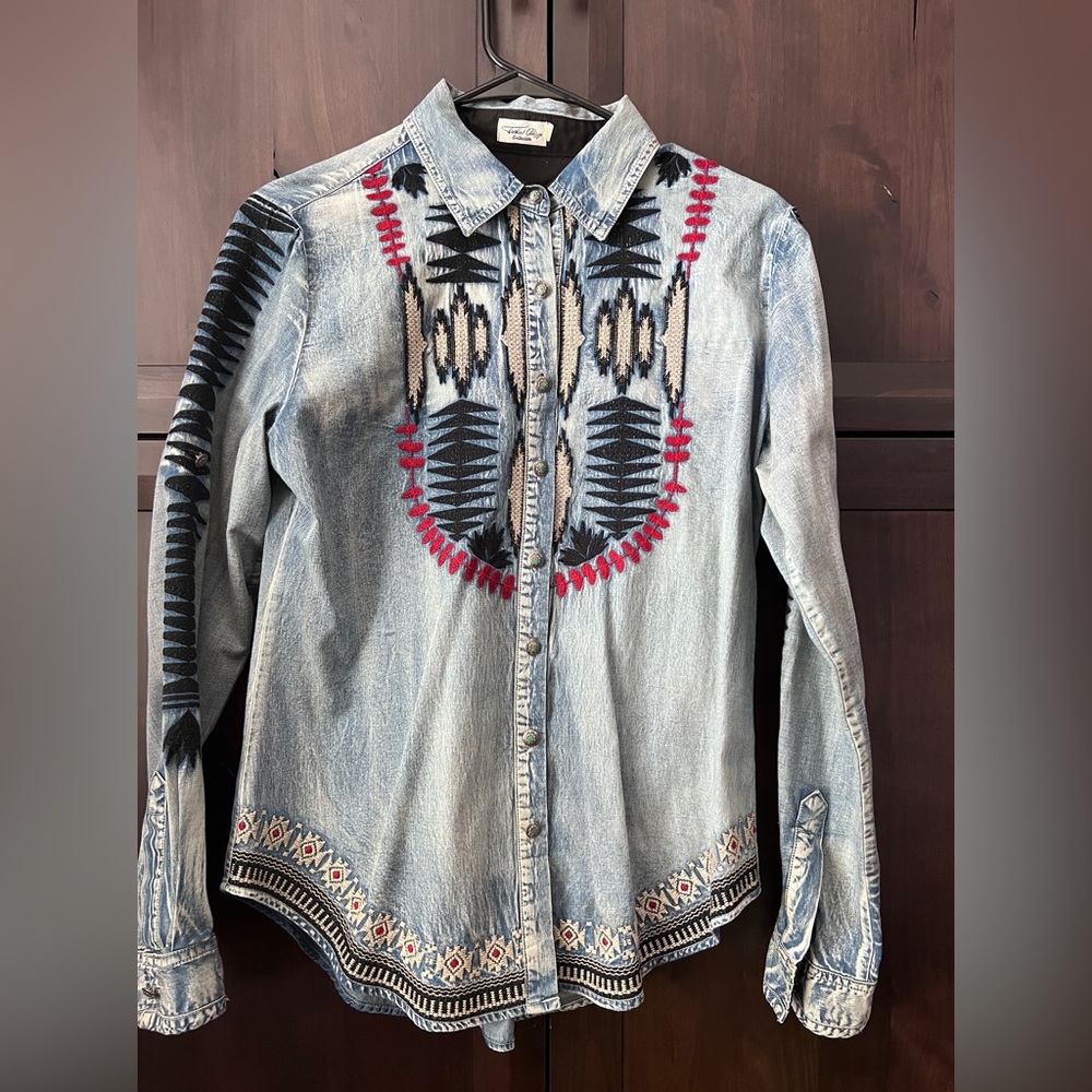 Tasha Polizzi beautiful shirt western turquoise buttons